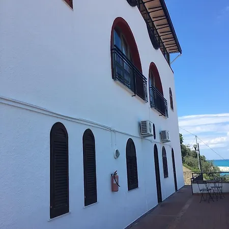 Hotel Capo Baia 3*