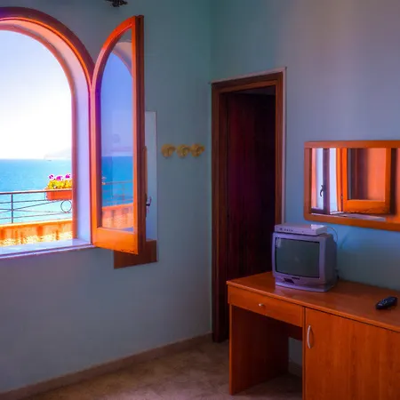 Hotel Capo Baia 3*