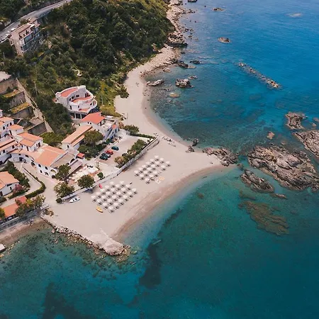 Szálloda Capo Baia Capo dʼOrlando